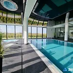 365pam - Oliwny Gaj Westin House - Parking, Basen, Jacuzzi, Sauna, Silownia, Plac Zabaw W Cenie Apartamento